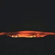 Il presidente del Turkmenistan ha deciso di sigillare il famoso sito noto come “Le porte dell'inferno”, il cui fuoco arde da più di 50 anni